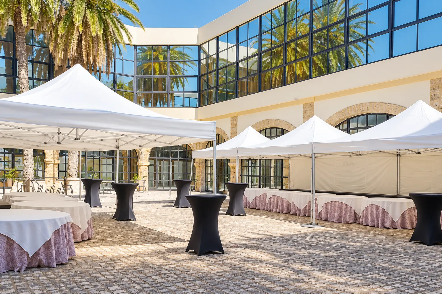 Boda con carpas blancas en Marbella